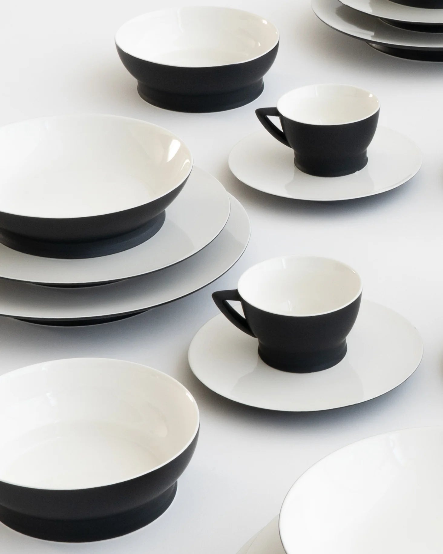 Serax Geschirrset RA 24 tlg. schwarz-weiß von Ann Demeulemeester