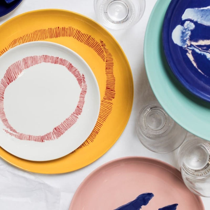 Serax Feast von Ottolenghi: Bunte Geschirr-Kollektion für perfekte Geschenke – kulinarisch und lebendig.